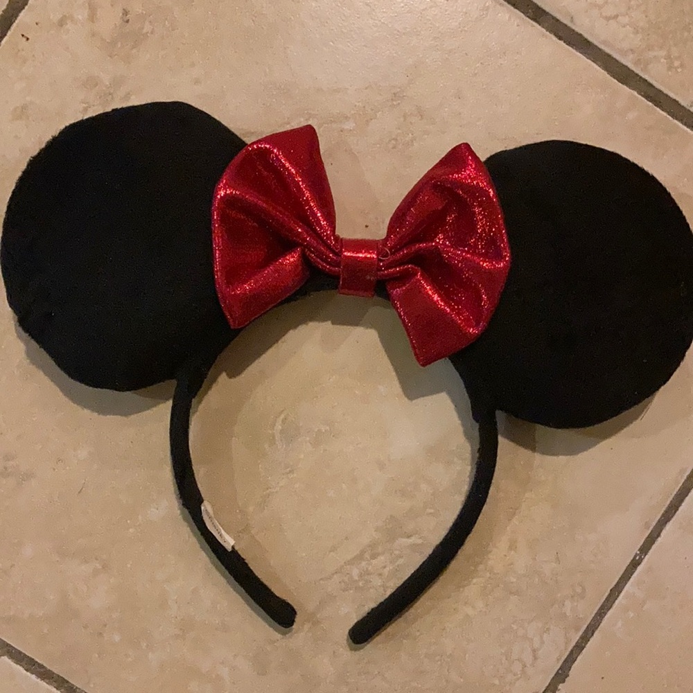 Minnie Mouse ears